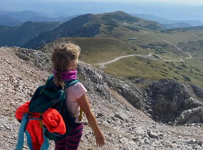 Skigebiete Stuhleck Und Semmering,wandergebiete Schneeberg Und Rax *