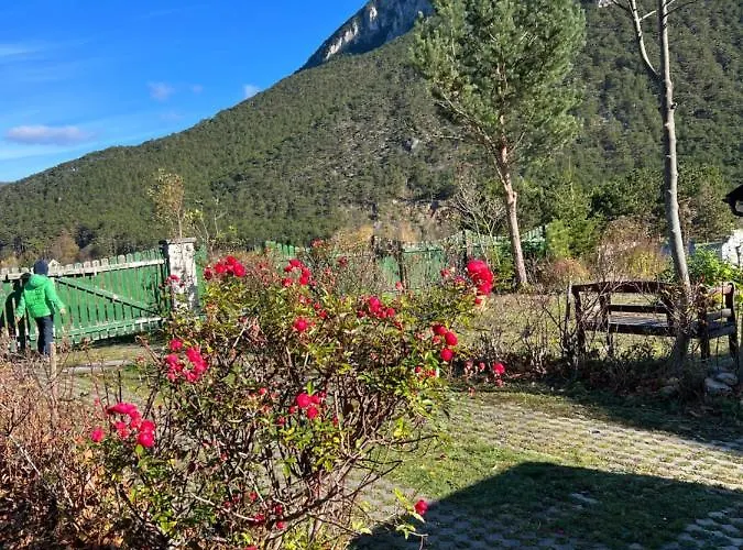 Panoramagemach Naehe Stuhleck, Semmering, Schneeberg Und Rax * Neunkirchen
